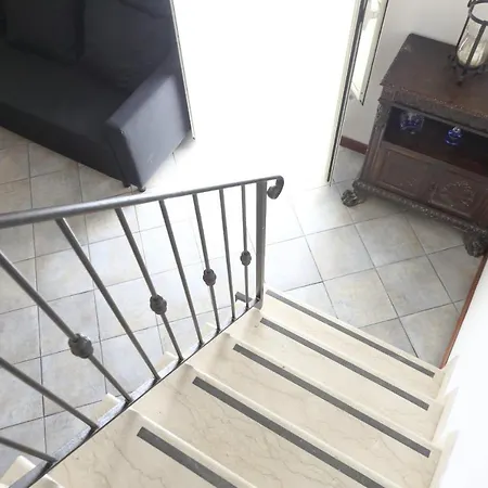 Terrazza Lucilla شقة تْشيفالو